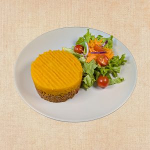 Pastel de Calabaza con Ensalada, plato casero saludable de Los Paques de Juan.