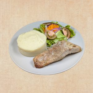 Secreto de Cerdo con Puré y Ensalada, plato casero saludable de Los Paques de Juan.