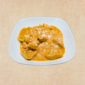 Tortellinis de Carne con Salsa Mixta, plato casero saludable de Los Paques de Juan.