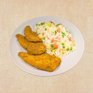 Solomillos de Pollo empanados con Arroz Primavera