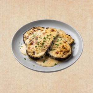 Berenjena Asada con Salsa Mornay